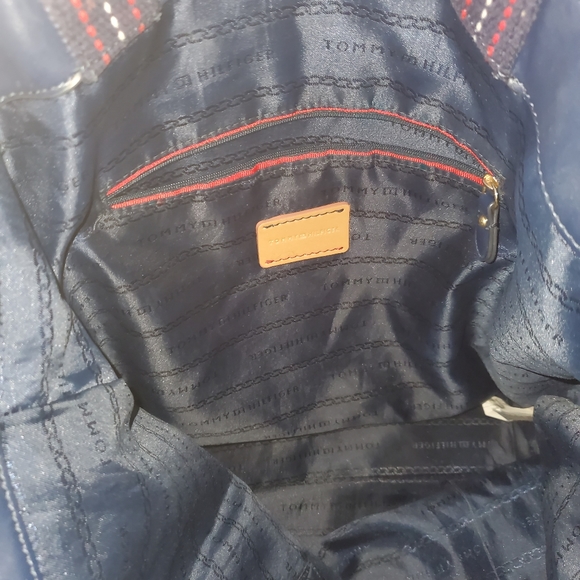 Tommy Hilfiger tote bag purse - Picture 6 of 7
